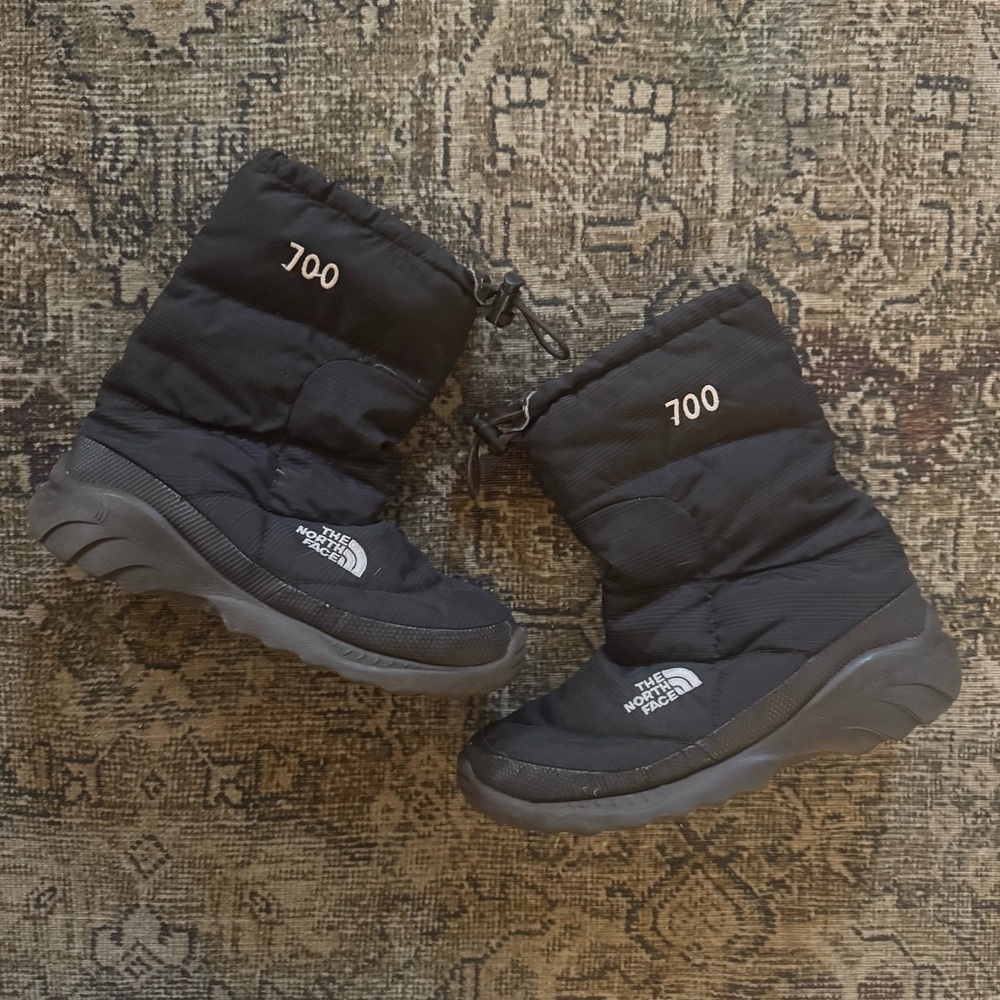 THE NORTH FACE 700 Black Puffer Goose Down Insulated Winter Boots Women’s 6